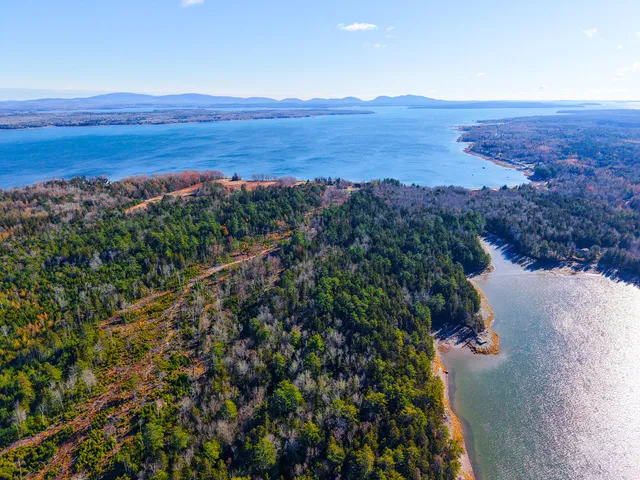 $869,000 | 961-967 Newbury Neck Road, Surry, ME 04684