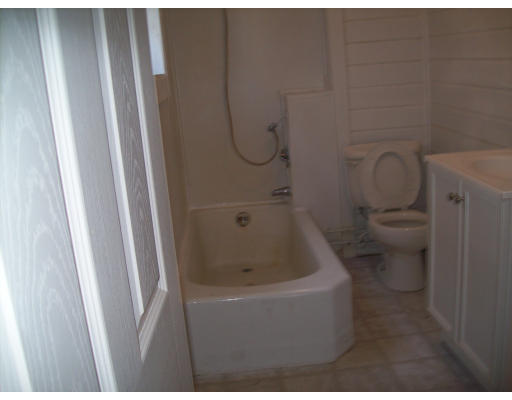 515 Division Street Fall River, MA 02721 - Photo 4 of 8 Gallery Image 4