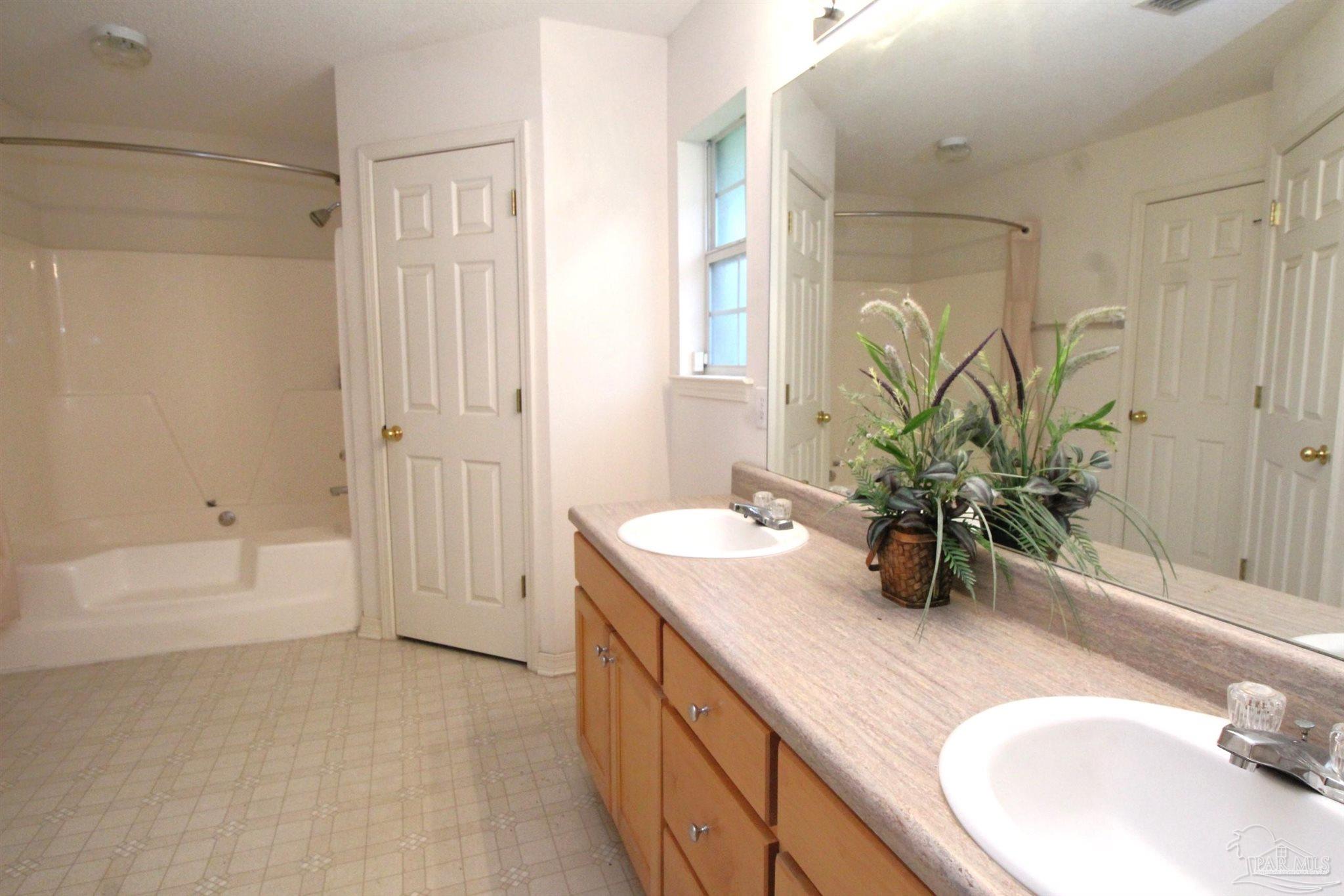 2026 Ziglar Road Cantonment, FL 32533 - Photo 10 of 25