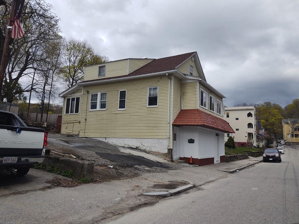 26 Duxbury Road Worcester, MA 01605 - Photo 3 of 22 Gallery Image 3