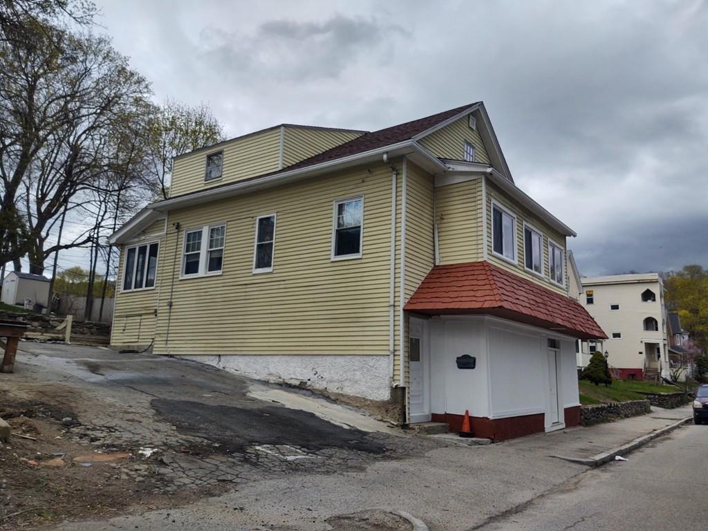 26 Duxbury Road Worcester, MA 01605 - Photo 4 of 22 Gallery Image 4
