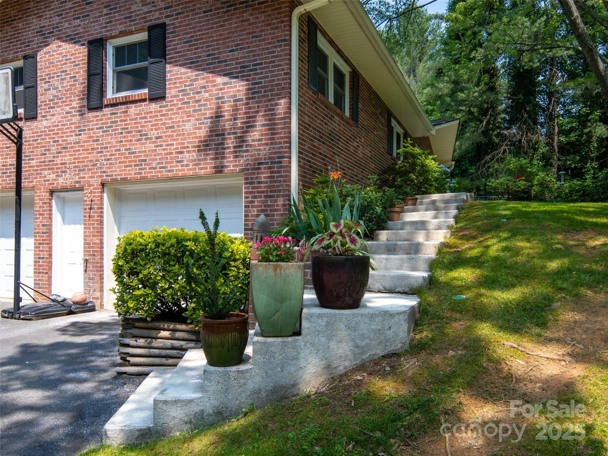 26 Melton Road Candler, NC 28715 - Photo 25 of 44 Gallery Image 25