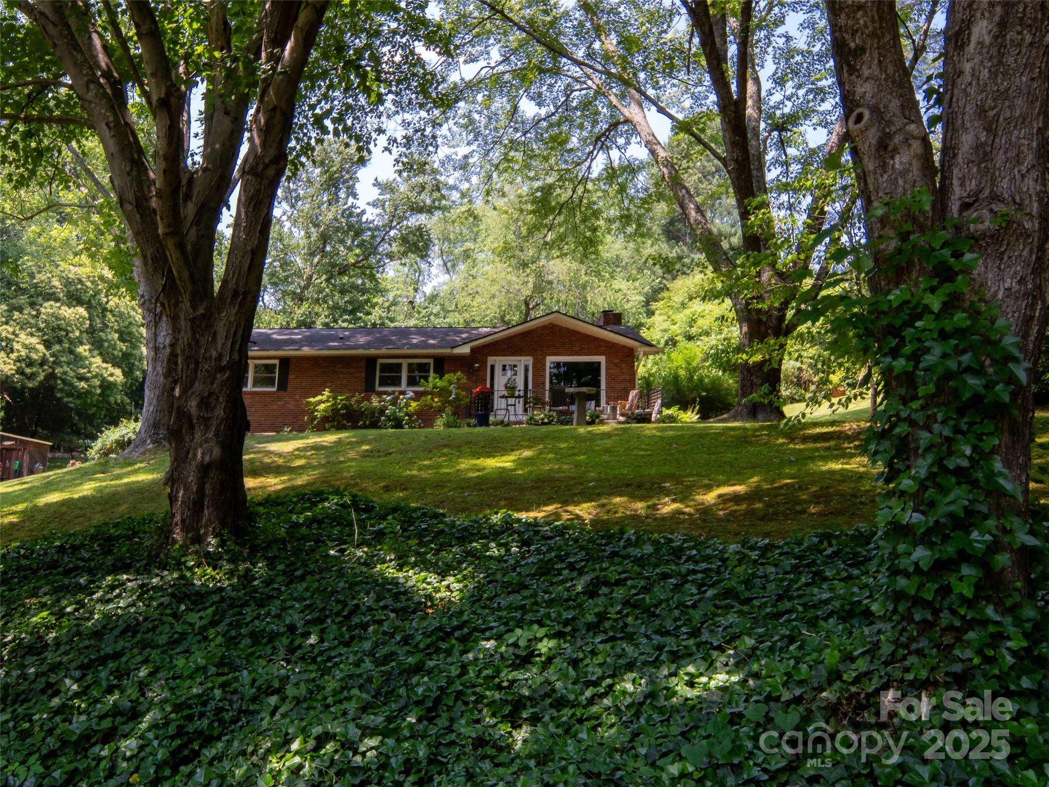 26 Melton Road Candler, NC 28715 - Photo 5 of 44 Gallery Image 5