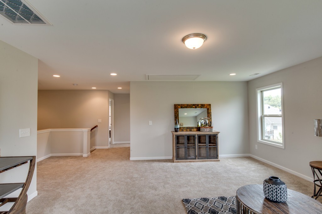 942 Hunters Lane Springfield, TN 37172 - Photo 14 of 40 a view of livingroom with furniture and window