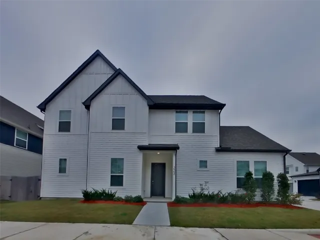 $2,579 | 9835 Willow Creek, Unit 223, Tomball, TX 77375