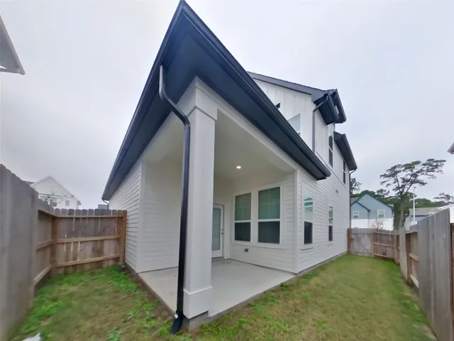 $2,579 | 9835 Willow Creek, Unit 223, Tomball, TX 77375