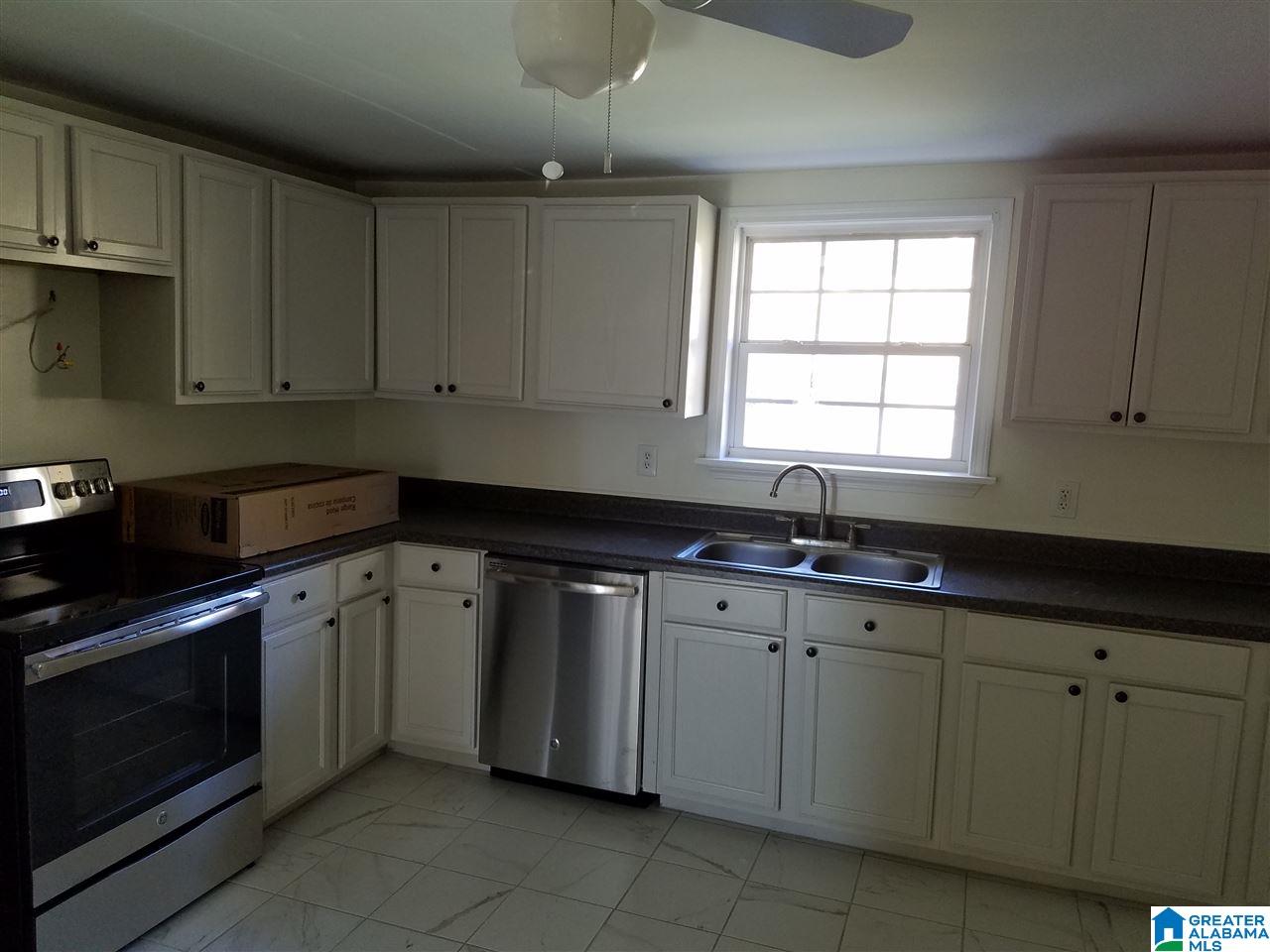 302 6th Avenue East Oneonta, AL 35121 - Photo 5 of 14