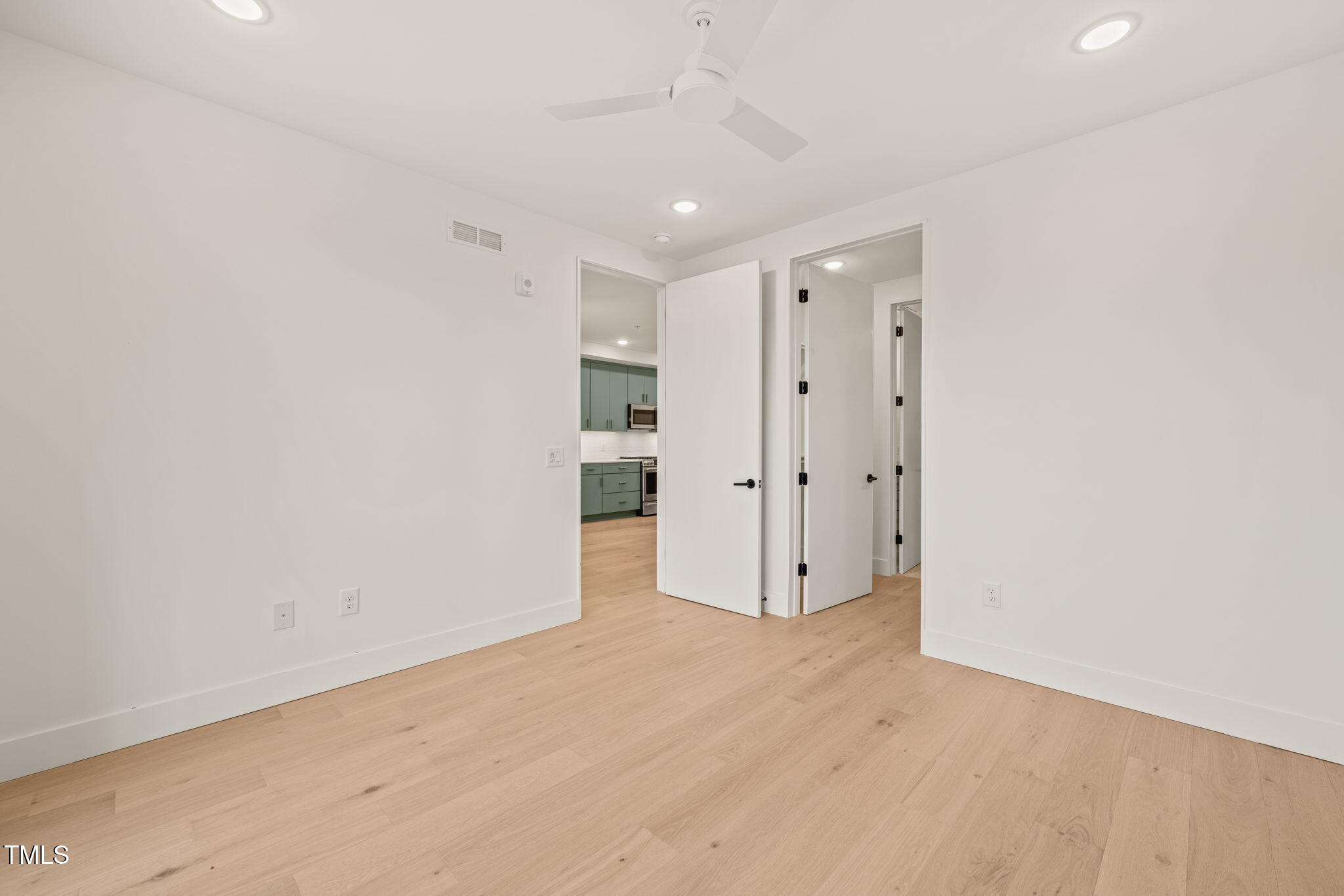 29 Enterprise Street, Unit 207 Raleigh, NC 27607 - Photo 10 of 36 136-web-or-mls-unit 207 DSC03923