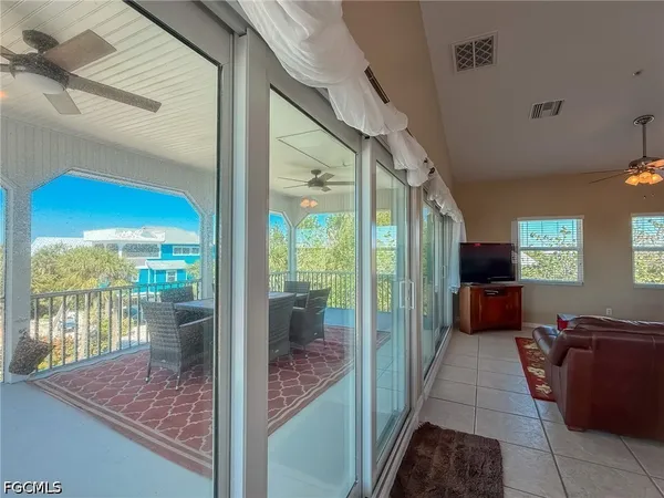 $999,999 | 4511-4501 Schooner Drive, Upper Captiva, FL 33924