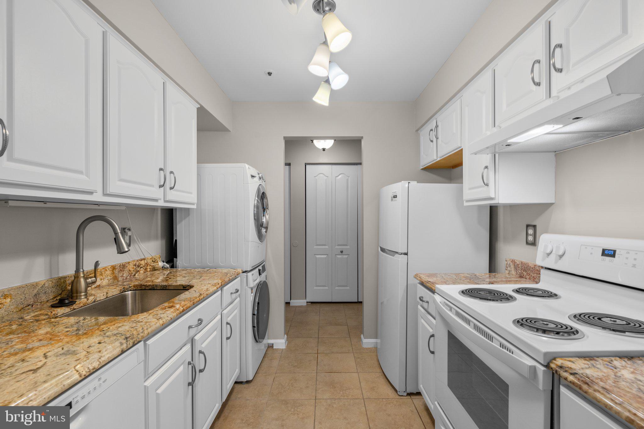 8489 Falls Run Road, Unit L Ellicott City, MD 21043 - Photo 17 of 36 Gallery Image 17