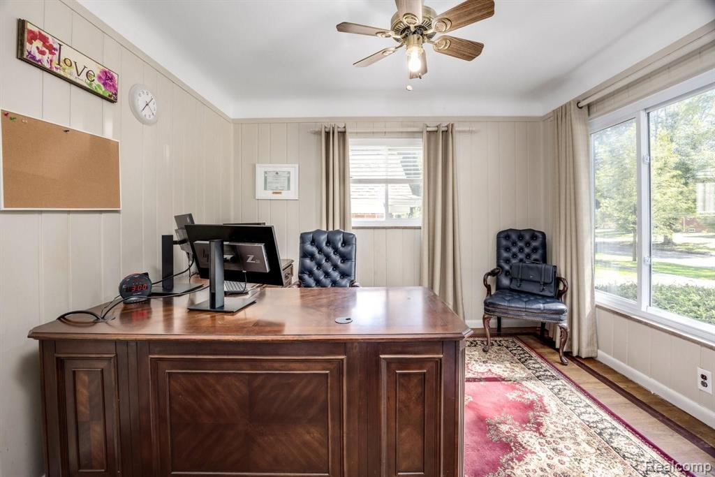 1822 Prestwick Road Grosse Pointe Woods, MI 48236 - Photo 12 of 35