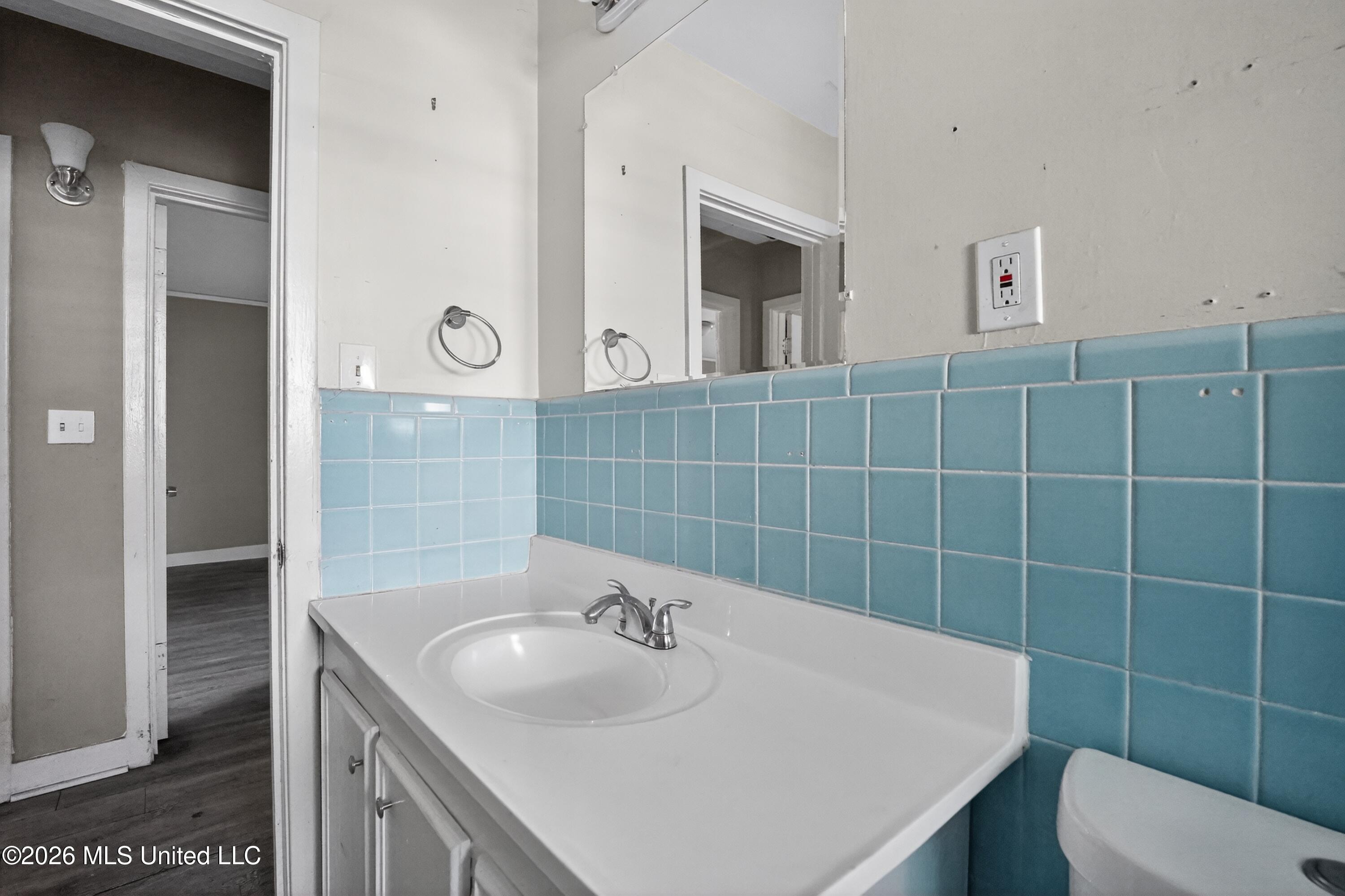 343 Broadmoor Drive Jackson, MS 39206 - Photo 35 of 40 40_343_Broadmoor_Dr-Bathroom-6814