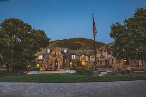 $23,500,000 | 7 Country Oak Lane, Alamo, CA 94507