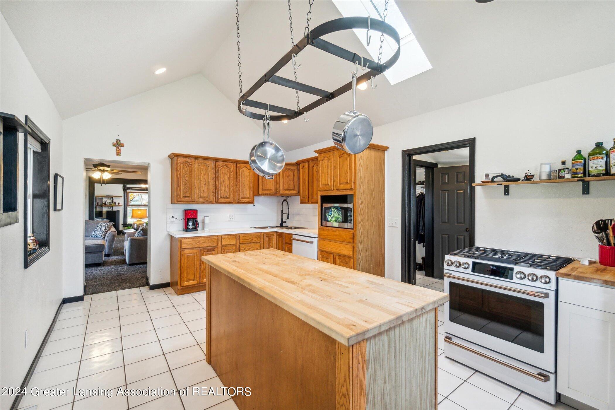 7904 South Francis Road Dewitt, MI 48820 - Photo 12 of 44 12-7904-S-Francis-Rd-DeWitt-MI-48820-Win