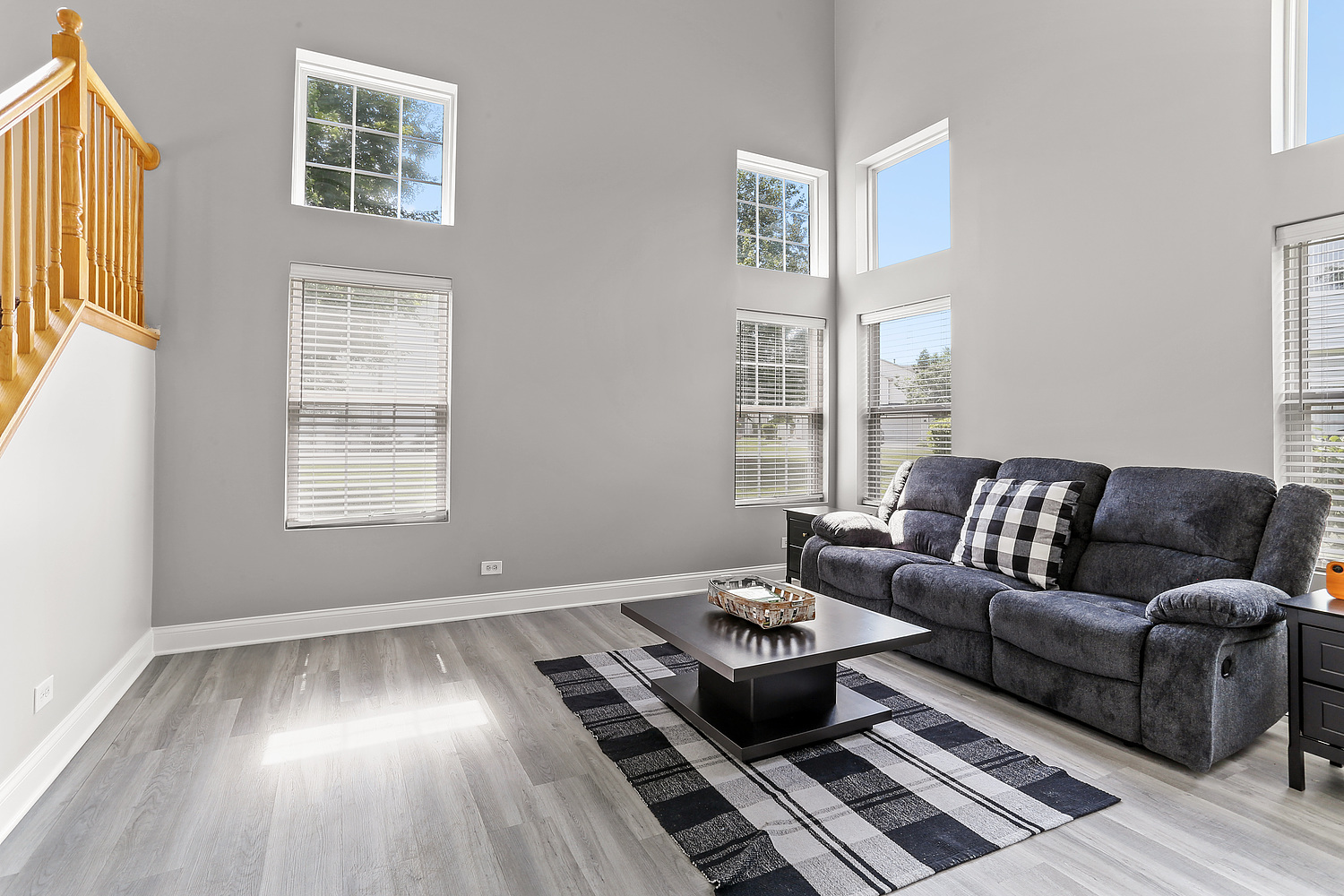 7007 Creekside Drive Plainfield, IL 60586 - Photo 3 of 21 a living room with furniture and a window