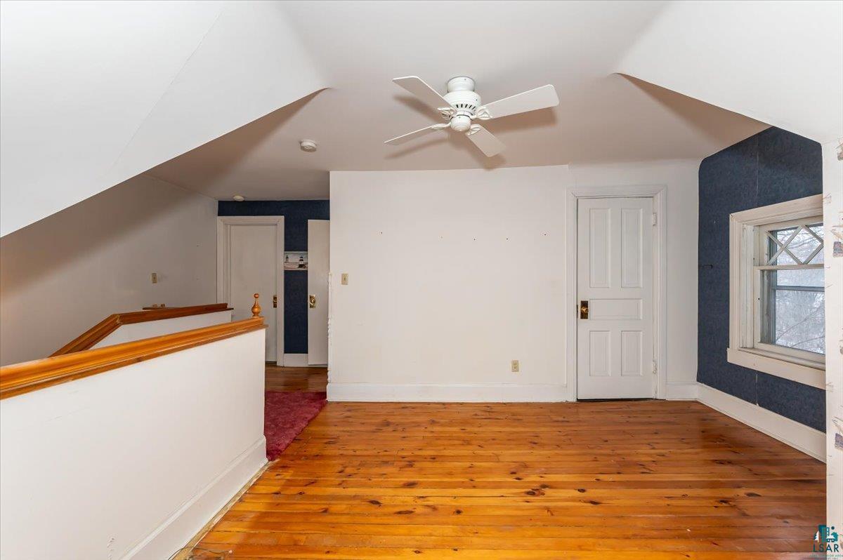 2510 East Superior Street Duluth, MN 55812 - Photo 20 of 34 3rd Floor Bed/Office