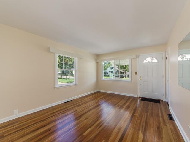 594 Chase Road Columbus, OH 43214 - Photo 3 of 19 Gallery Image 3