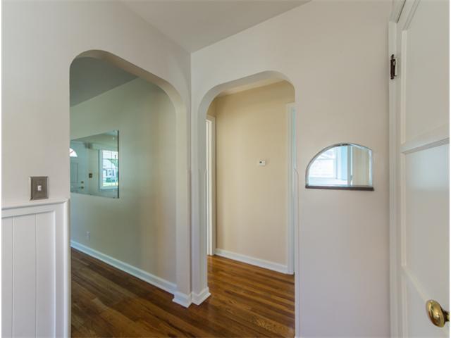 594 Chase Road Columbus, OH 43214 - Photo 6 of 19 Gallery Image 6