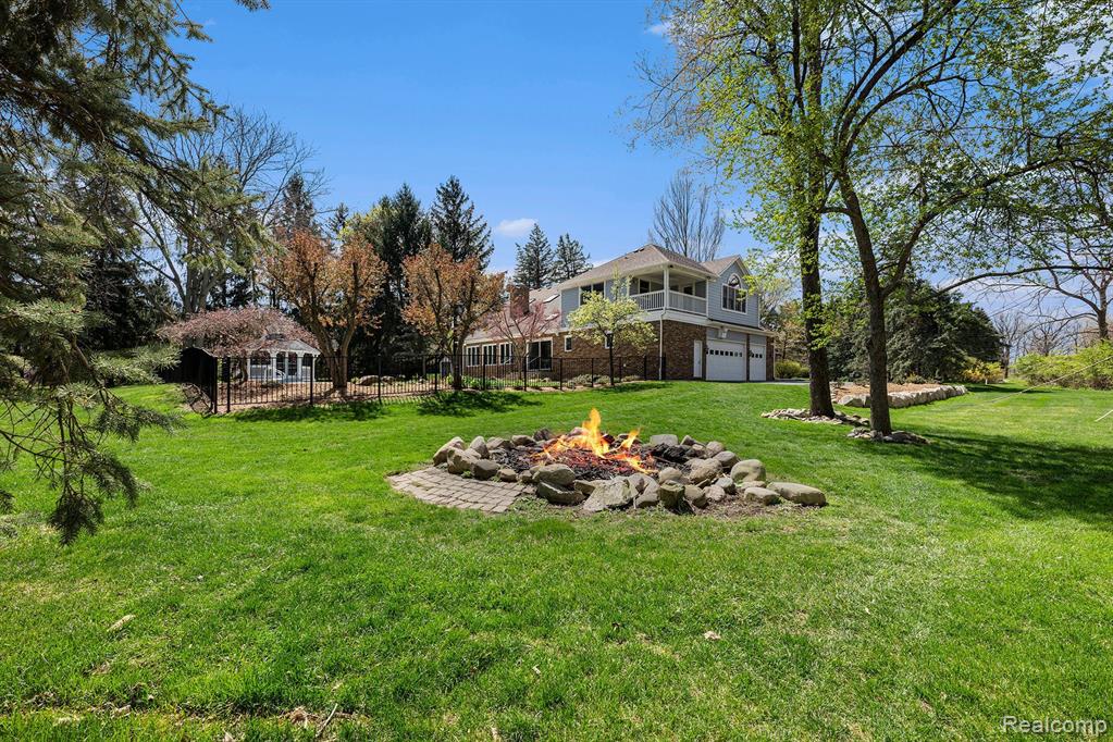 4525 Valley View Point Rochester, MI 48306 - Photo 39 of 49