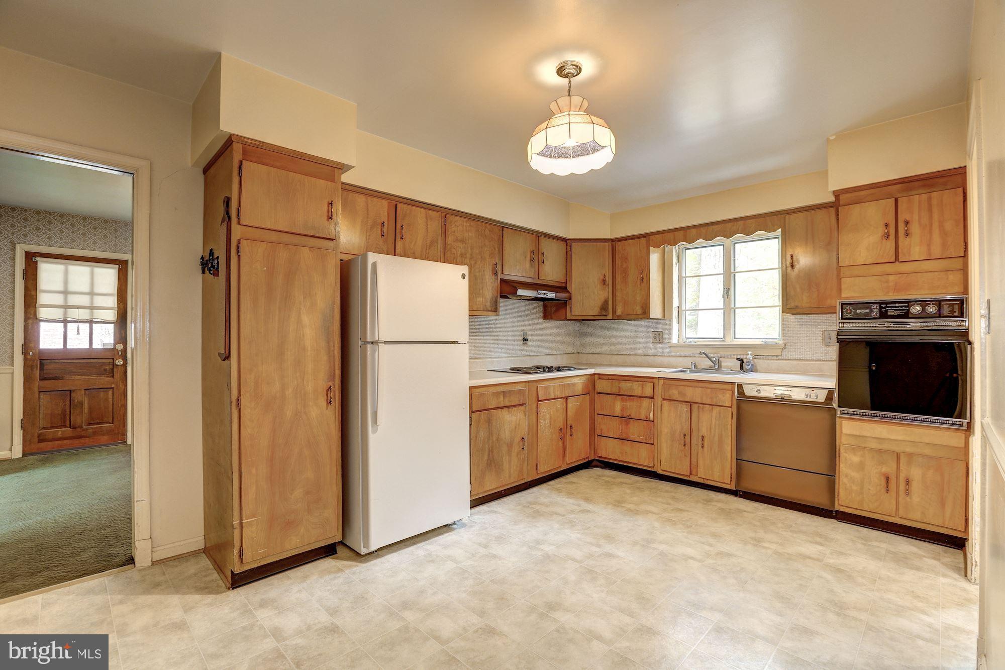 13612 Wendover Road Silver Spring, MD 20904 - Photo 11 of 32 Gallery Image 11