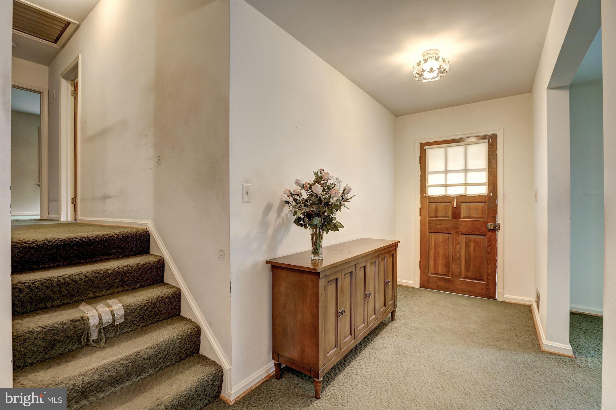 13612 Wendover Road Silver Spring, MD 20904 - Photo 4 of 32 Gallery Image 4