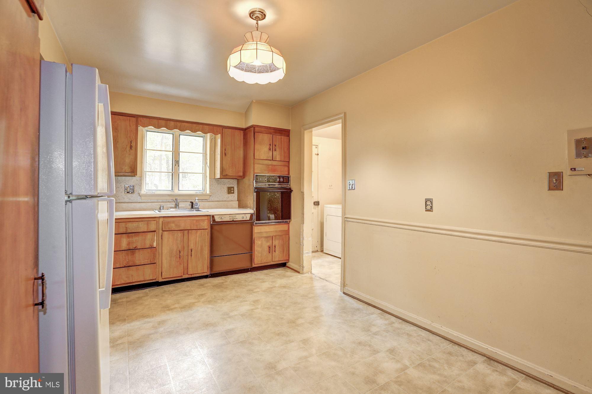 13612 Wendover Road Silver Spring, MD 20904 - Photo 10 of 32 Gallery Image 10