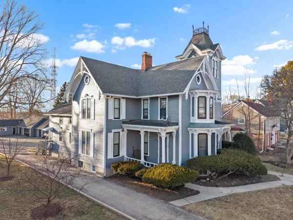 $425,000 | 601 Pearl Street, Belvidere, IL 61008