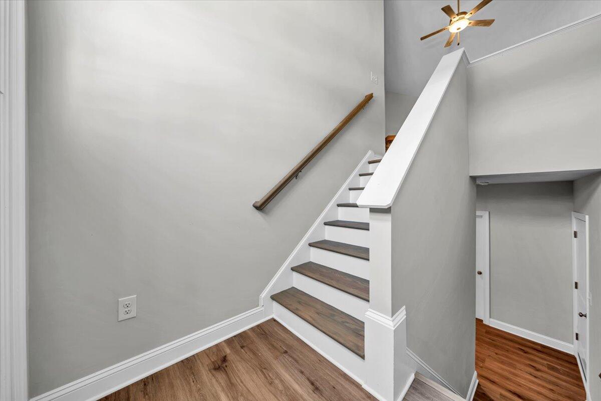 5710 Huntridge Road Roanoke, VA 24012 - Photo 3 of 32 04-MIB01906