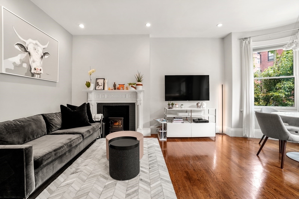 45 St Botolph Street, Unit 203 Boston, MA 02116 - Photo 4 of 17