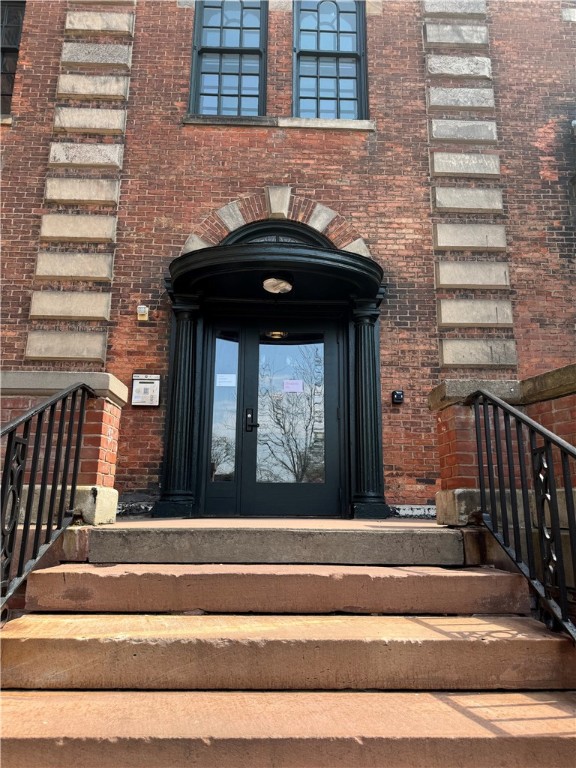 300 Alexander Street, Unit 109 Rochester, NY 14607 - Photo 5 of 9 View of front entrance in courtyard off Alexander