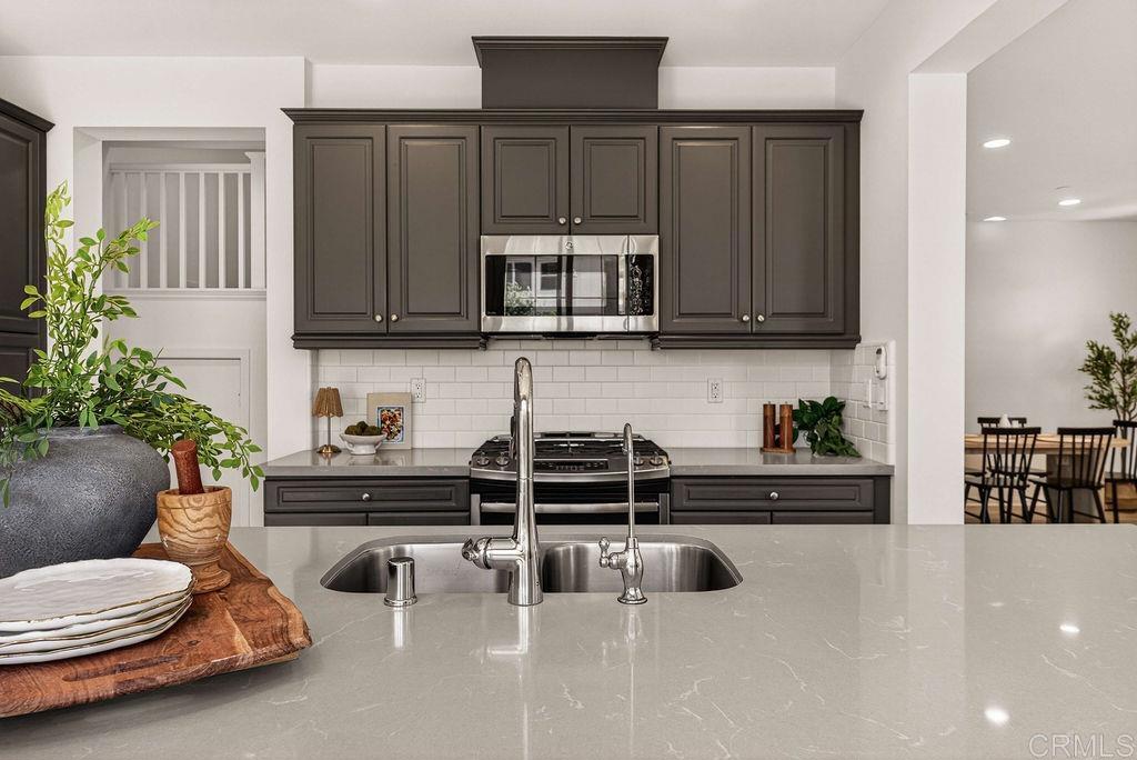 4301 Pacifica Way, Unit 2 Oceanside, CA 92056 - Photo 6 of 47