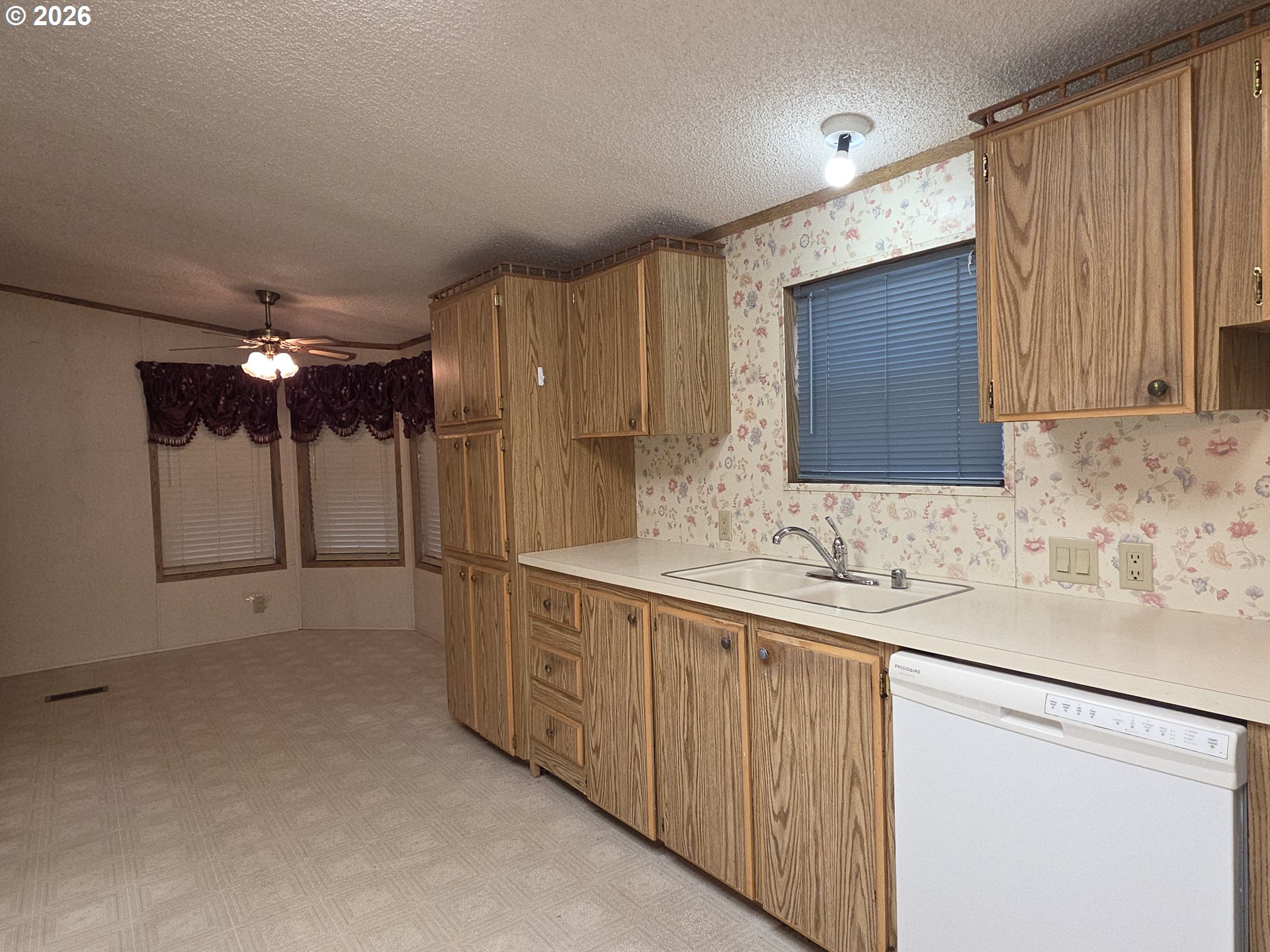 13115 Southeast Foster Road, Unit 32 Portland, OR 97236 - Photo 17 of 30