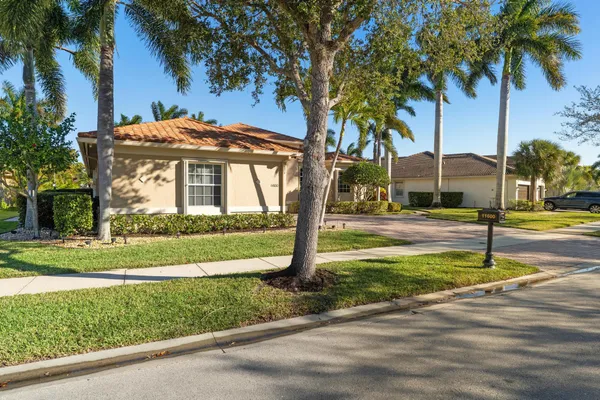 $695,000 | 11600 Southwest Rossano Lane, Port St. Lucie, FL 34987