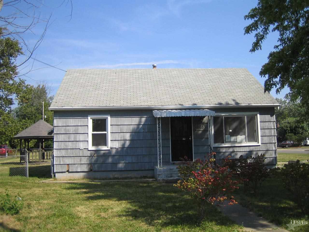 1523 East Paulding Road Fort Wayne, IN 46816 - Photo 1 of 10