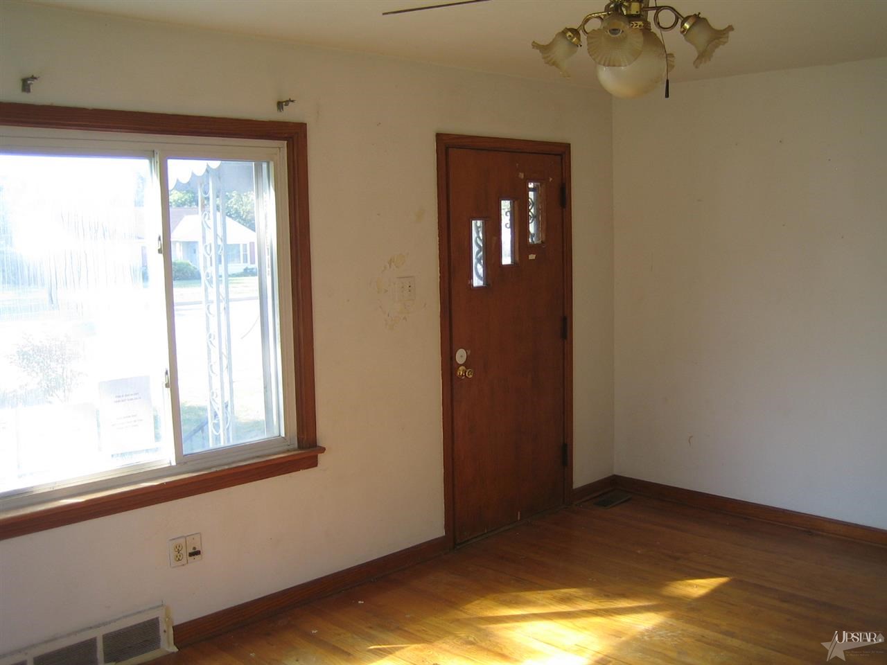 1523 East Paulding Road Fort Wayne, IN 46816 - Photo 4 of 10