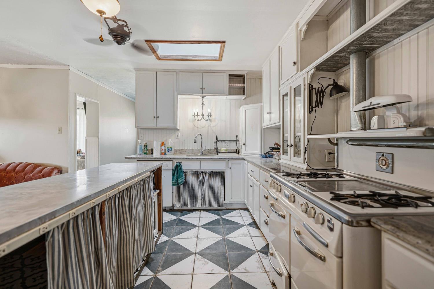 6910 Lathrop Road Manteca, CA 95336 - Photo 9 of 94 Gallery Image 9