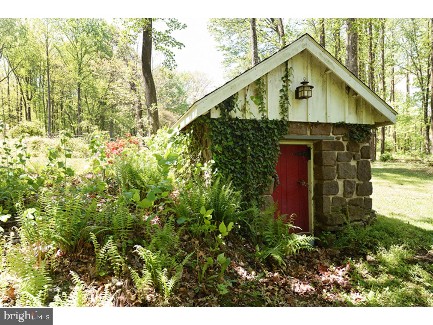 309 Bishop Road Pottstown, PA 19465 - Photo 5 of 16 View in Back