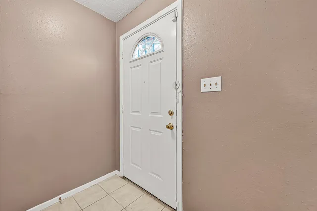 $95,000 | 6995 Chasewood Drive, Missouri City, TX 77489