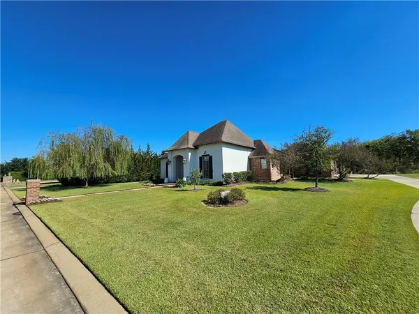 $675,000 | 6713 Taylor Oaks Lane, Alexandria, LA 71301