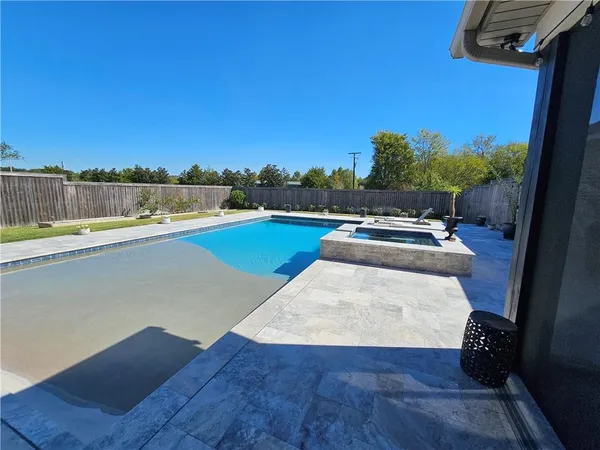 $675,000 | 6713 Taylor Oaks Lane, Alexandria, LA 71301