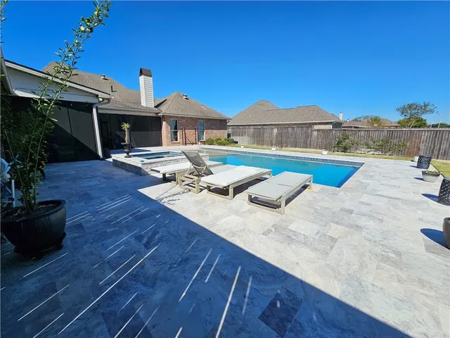 $699,900 | 6713 Taylor Oaks Lane, Alexandria, LA 71301