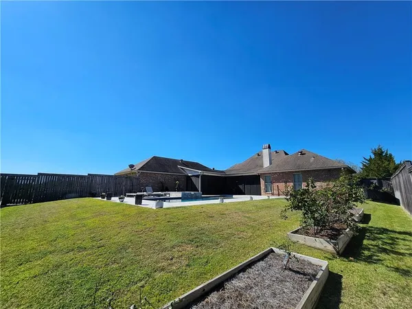 $675,000 | 6713 Taylor Oaks Lane, Alexandria, LA 71301