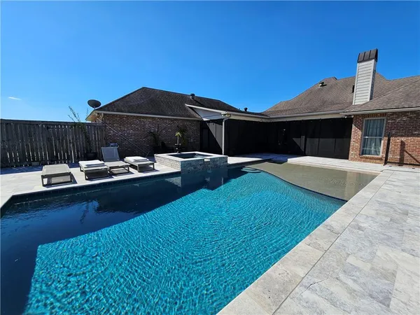 $675,000 | 6713 Taylor Oaks Lane, Alexandria, LA 71301