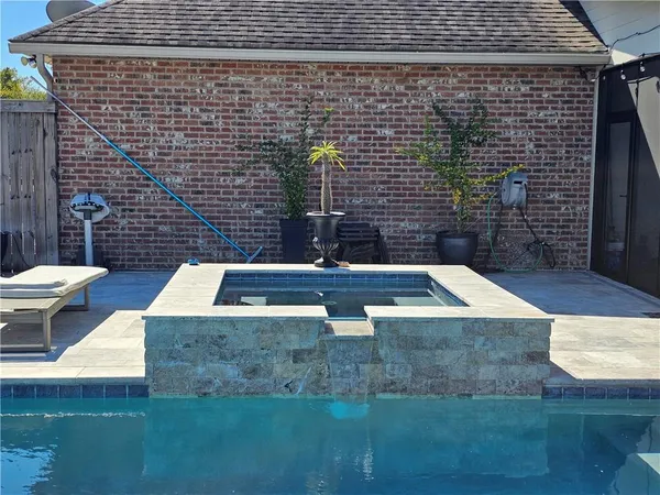 $675,000 | 6713 Taylor Oaks Lane, Alexandria, LA 71301