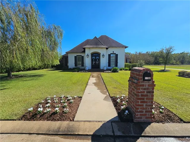 $699,900 | 6713 Taylor Oaks Lane, Alexandria, LA 71301