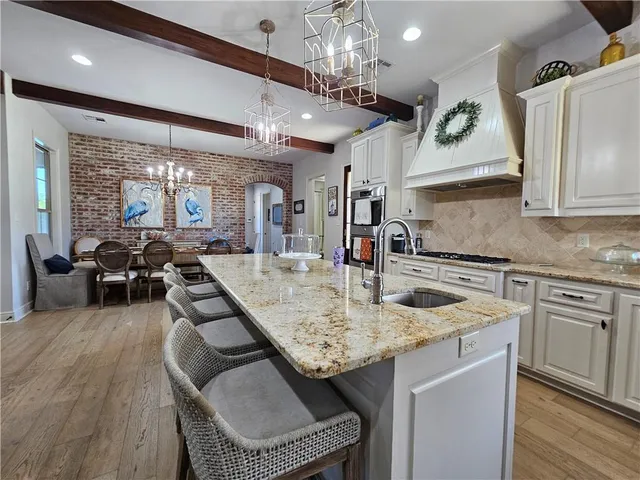 $699,900 | 6713 Taylor Oaks Lane, Alexandria, LA 71301