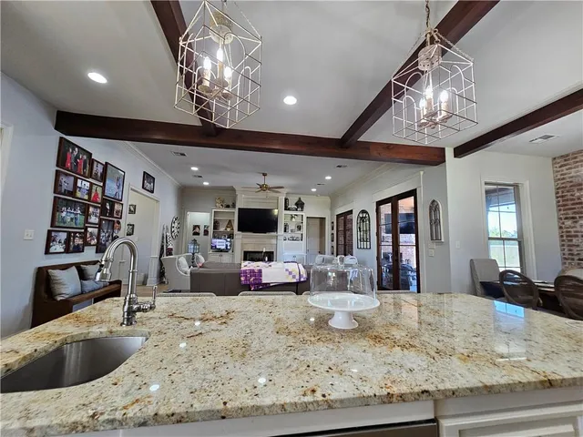 $699,900 | 6713 Taylor Oaks Lane, Alexandria, LA 71301