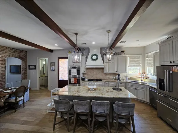 $675,000 | 6713 Taylor Oaks Lane, Alexandria, LA 71301