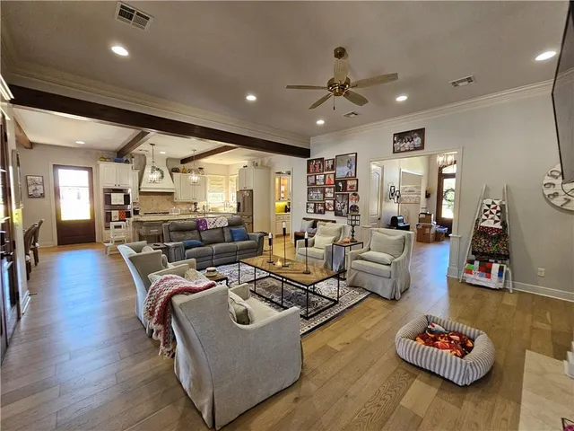 $699,900 | 6713 Taylor Oaks Lane, Alexandria, LA 71301