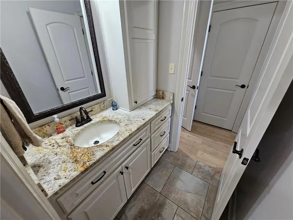 $675,000 | 6713 Taylor Oaks Lane, Alexandria, LA 71301